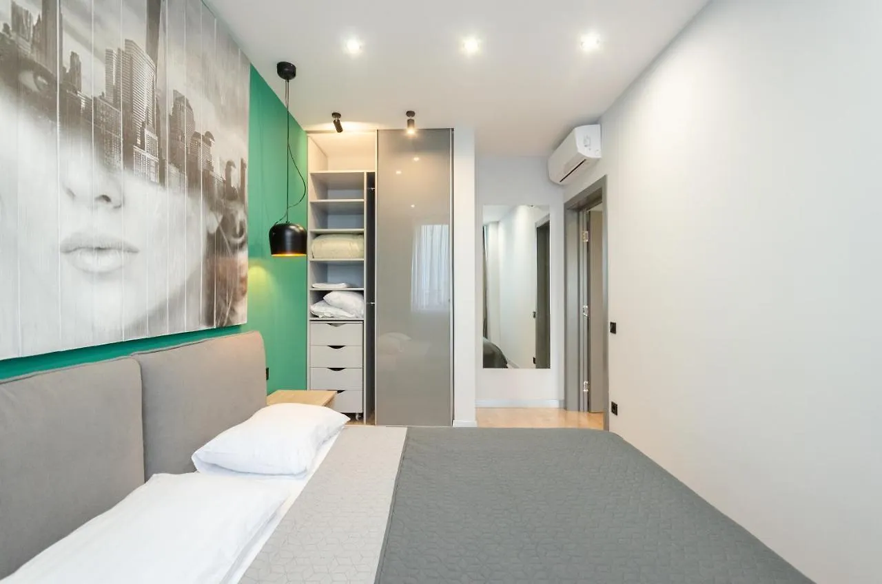 Petrovdom 52,67,205,213 In Smart Apartments In New York Concept House Kyjev 0*,